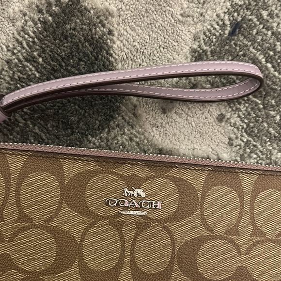 Coach wristlet - Picture 4 of 5